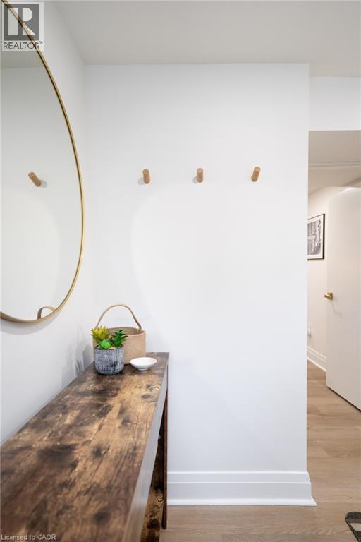 Photo du bâtiment - 40 Delaware Ave