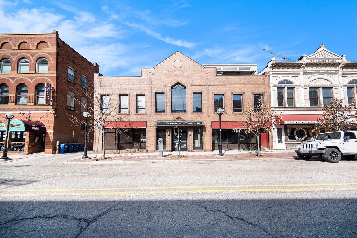 Primary Photo - 217 E Washington St