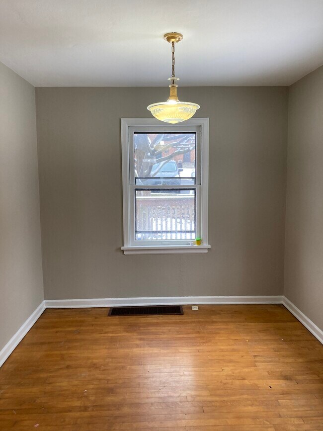 Foto del edificio - 1334 Huffman Ave