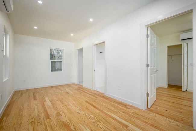 Foto del edificio - 1135 Drew St