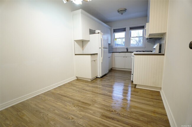 Foto del edificio - 64-12-64-48 48th Ave
