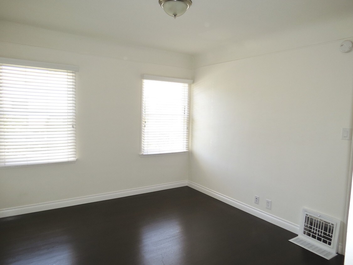 Foto principal - 10372 1/2 Bellwood Ave