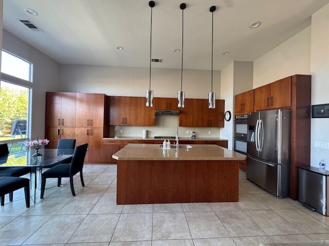 Cocina - 75960 Nelson Ln