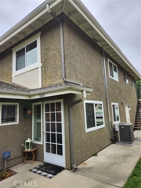 Primary Photo - 3043 N White Ave