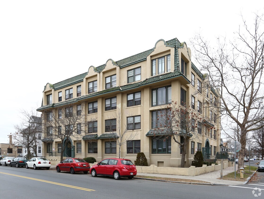 Primary Photo - Kenwyn & Quadrangle Apartments