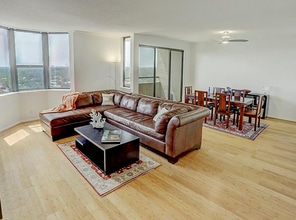 Building Photo - 651 Bering Dr