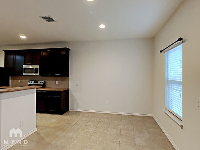 Foto del edificio - 440 Stonebrook Dr