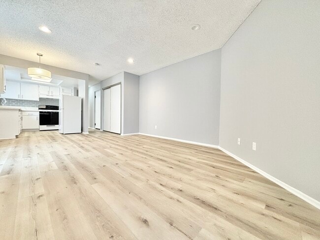 Building Photo - 3759 S Canfield Ave