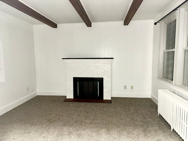 Foto del edificio - 7809 Wilson Ave
