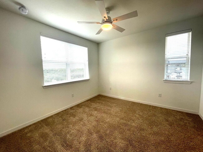 Foto del edificio - 1101 Abbeyglen Castle Dr