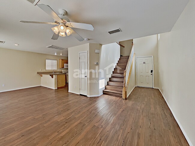 Foto del edificio - 6526 Brook Cottage Ln