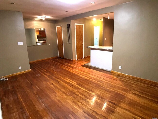 Foto del edificio - 2274 E 14th St