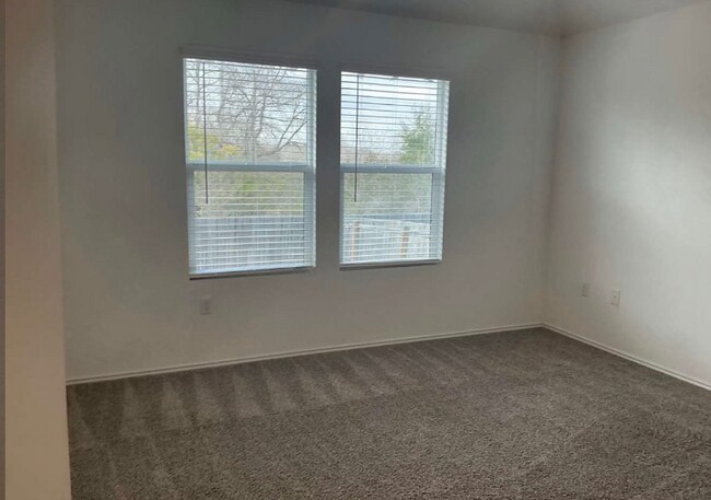 Foto del edificio - 146 Grissom Dr