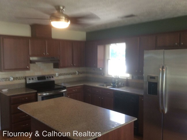 Building Photo - 3 br, 2 bath House - 32 Lee Road 996