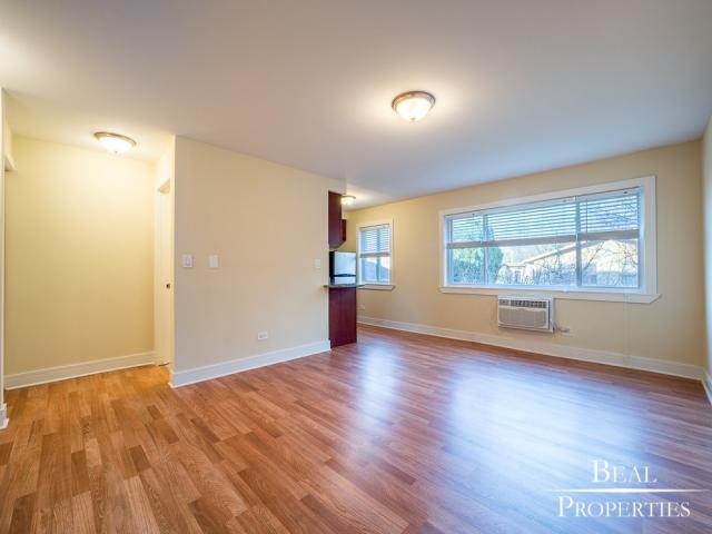 Foto del edificio - 1 bedroom in HIGHLAND PARK IL 60035