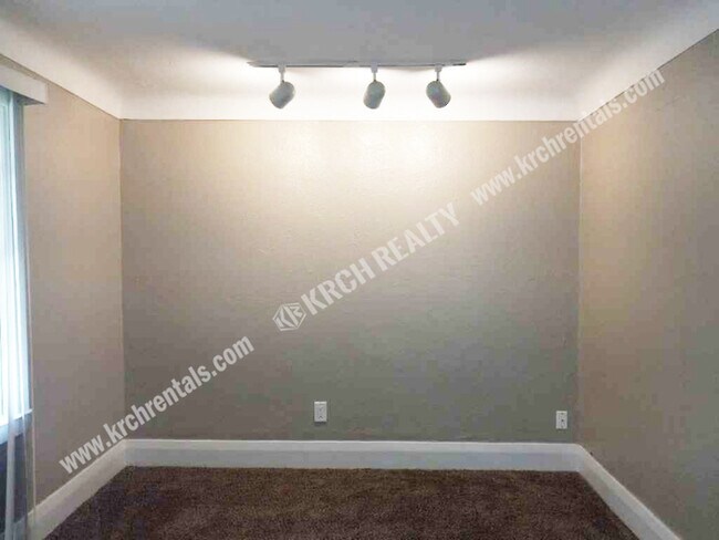 Building Photo - Charming 2-BR, 1-Bath Home w/ Garage!