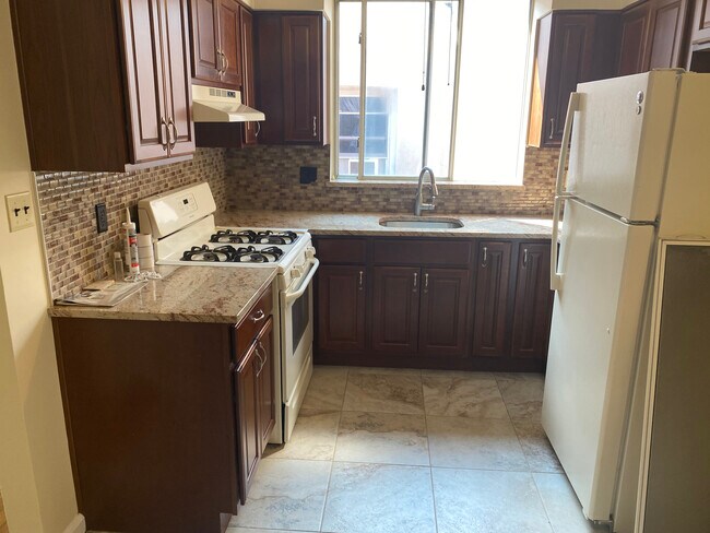 Kitchen - 1737 63rd St