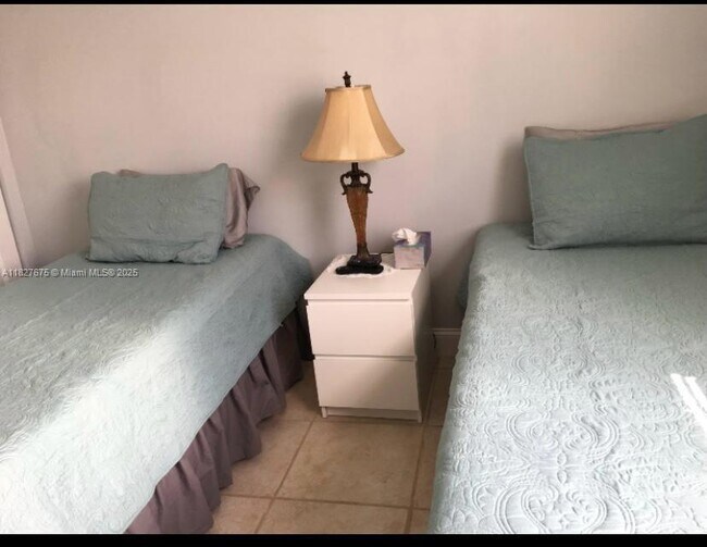 Foto del edificio - 9725 Fontainebleau Blvd