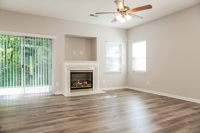 Foto del edificio - 6004 Shining Oak Ln