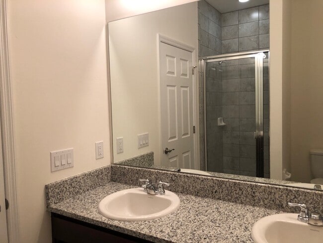 Primary bathroom - 24484 Zephyr Ct