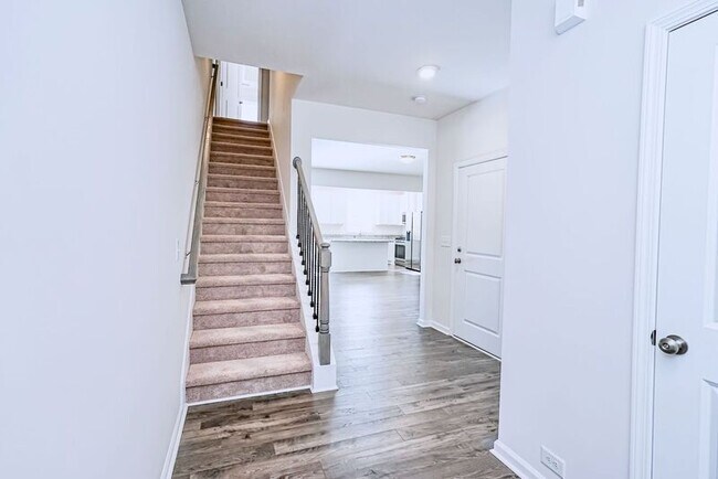 Building Photo - 103 Hartland Pl