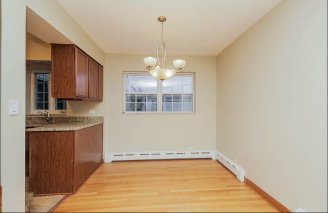 Building Photo - 129 E Central Ave