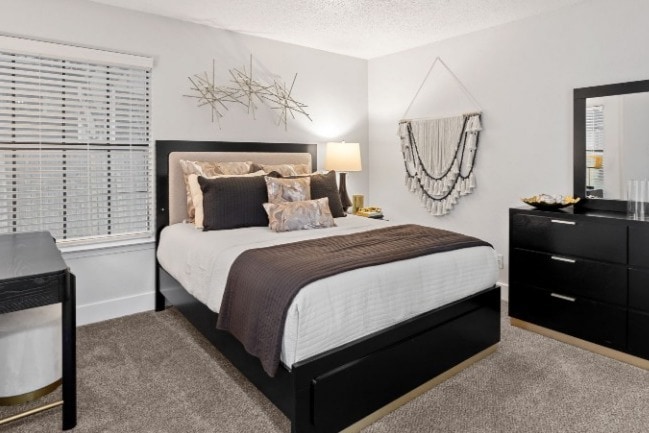 Building Photo - Monarch West