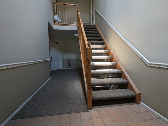 Building Photo - 66 Beechmont Ct