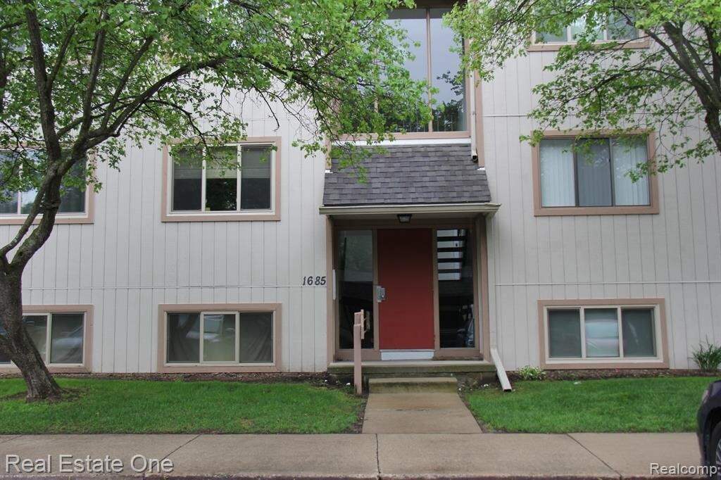 Foto principal - 1685 Riverside Dr