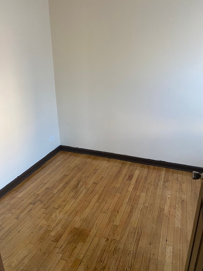 Building Photo - 8200 S Cottage Grove Ave
