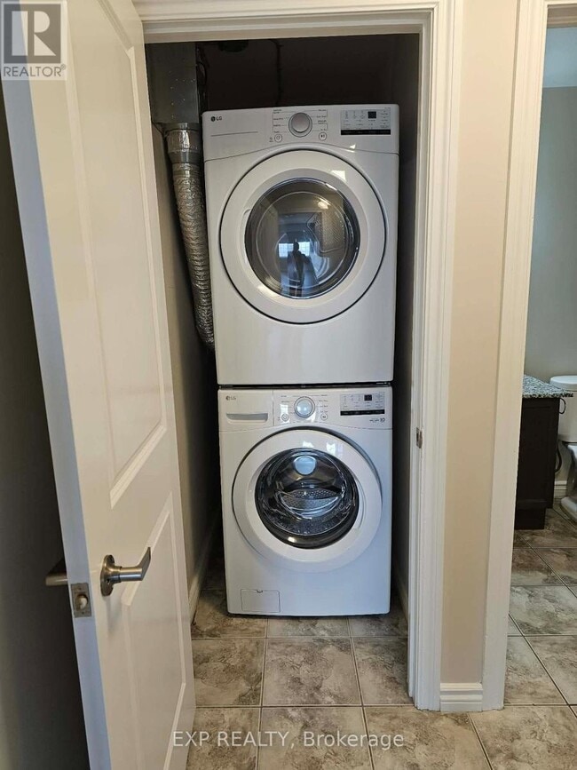 Building Photo - 5 Rittenhouse Rd