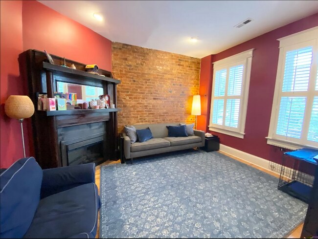 Foto del edificio - 412 F St NE