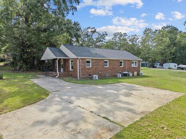 Building Photo - 61 Carver St