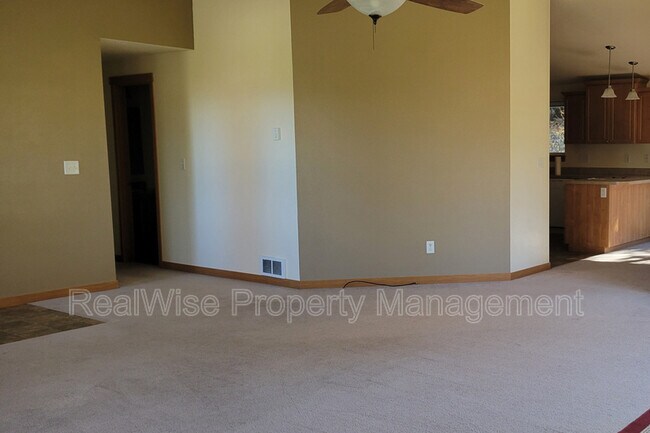 Building Photo - 7552 Torrey Pines Terrace