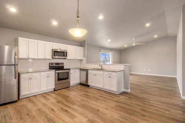 Foto del edificio - 16044 Bedington Dr