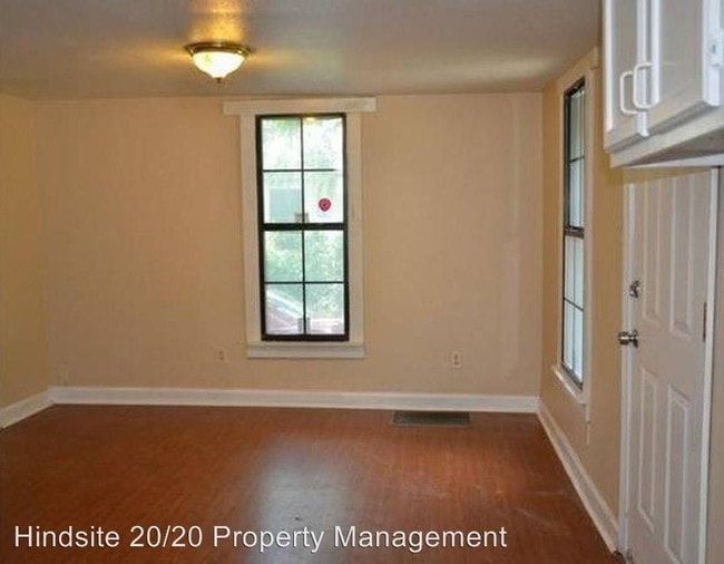 Building Photo - 1707 Maple Ave