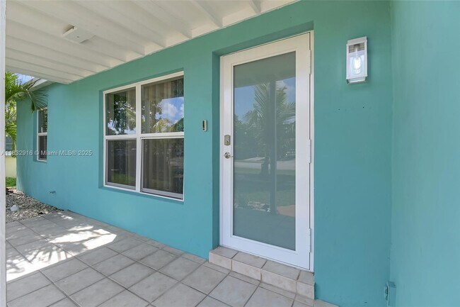 Building Photo - 320 NW 51st Ct