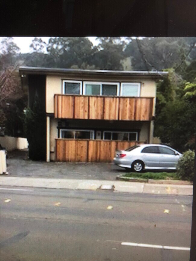 BUILDING FRONT - 1222 Sir Francis Drake Blvd