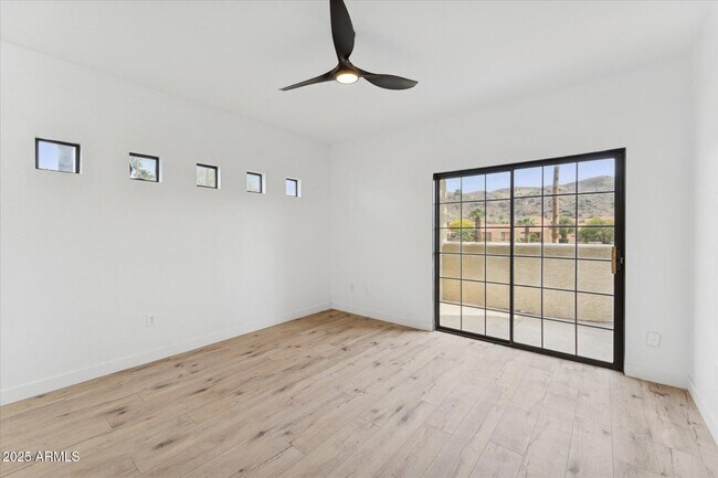 Foto del edificio - 3434 E Baseline Rd