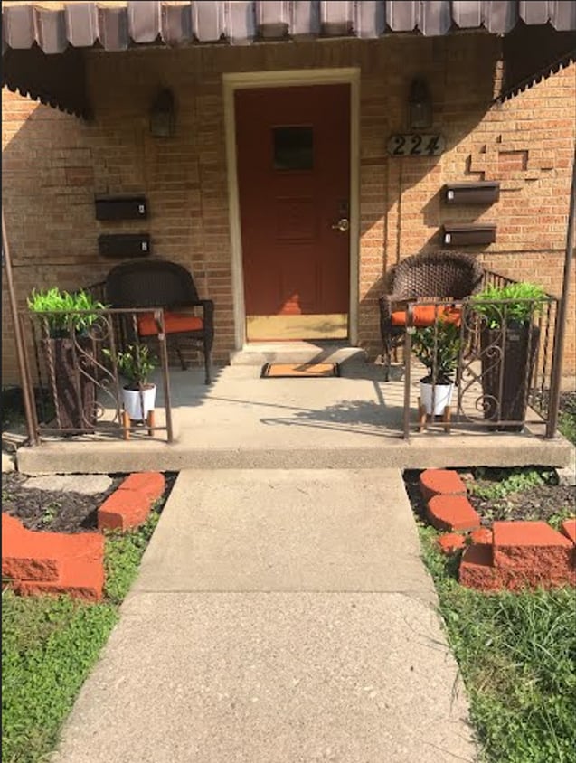 Front Porch - 224 Ridgeway Ave (Southgate, KY)