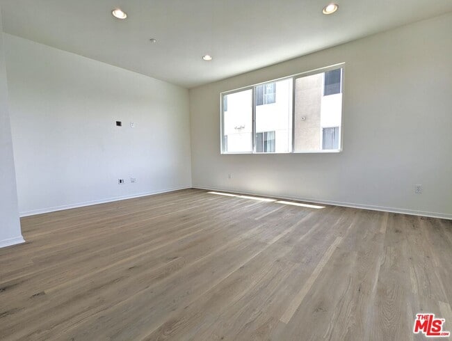 Foto del edificio - 13024 Union Ave