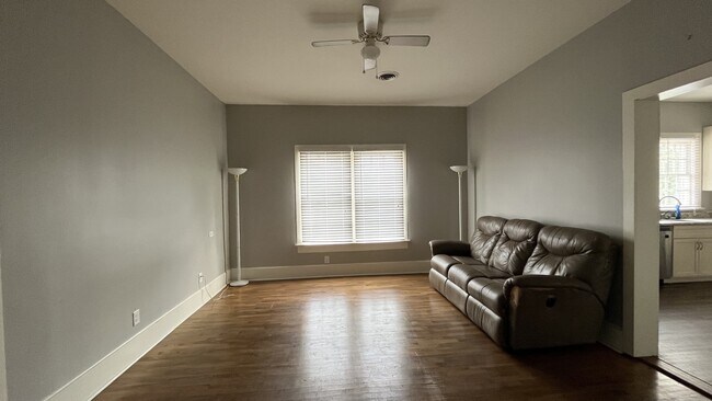 Foto del edificio - 815 S Brundidge St