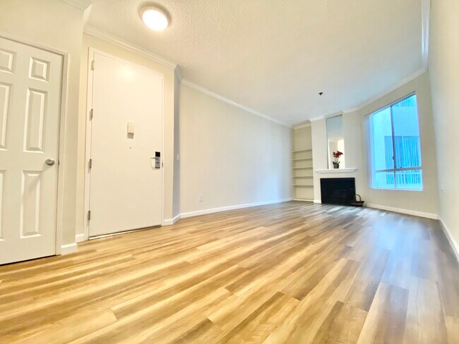 Foto del edificio - 1327 N Sierra Bonita Ave