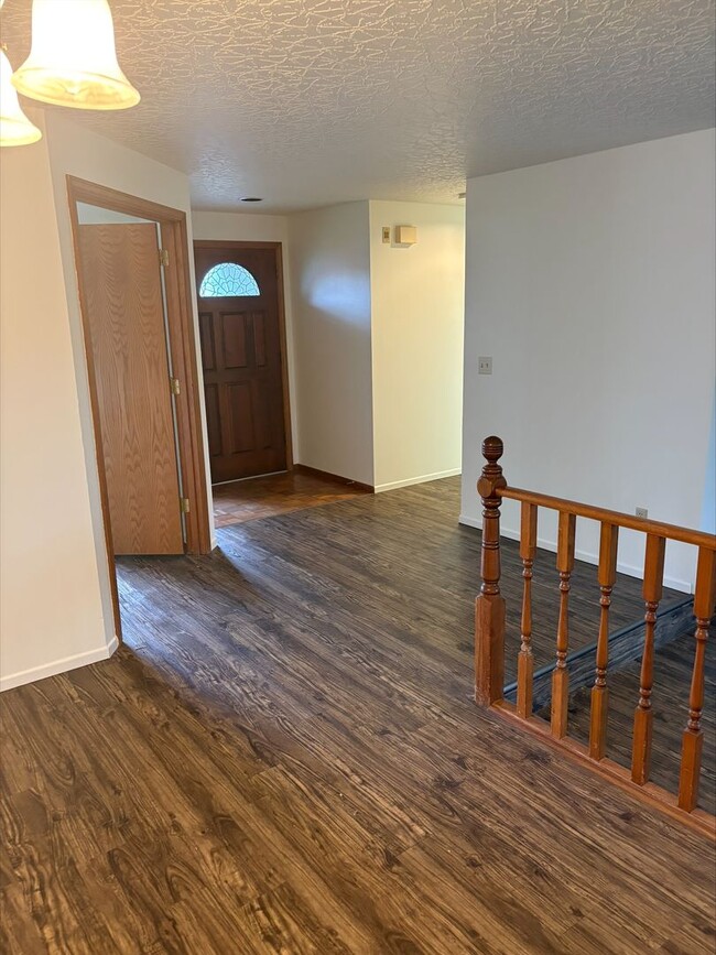 Building Photo - Felida 4 Bedroom with ADA bathroom