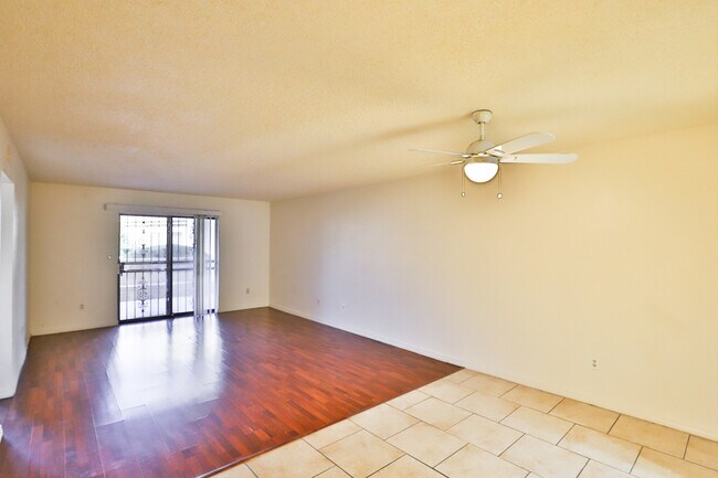 Building Photo - 10828 N Biltmore Dr