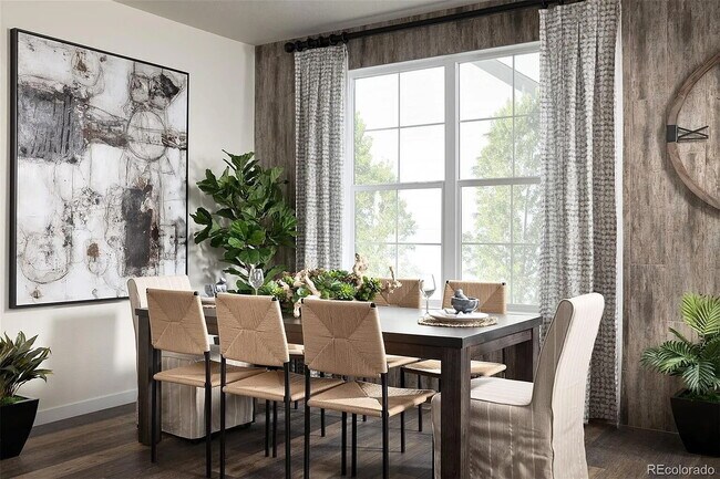 Foto del edificio - Spacious 4-Bedroom, 2.5 Baths in Elizabeth, CO