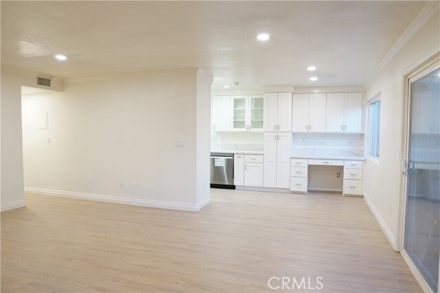 Foto del edificio - 2740 N Brea Blvd