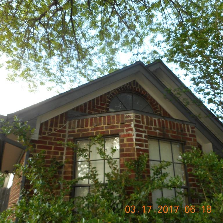 Primary Photo - 708 Essex Pl