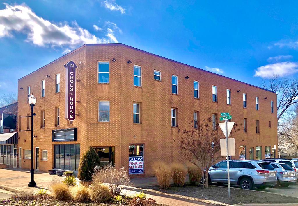 Foto principal - 1004 S Main St