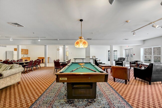 Foto del edificio - Kings View Apartments (55+ Active Community)